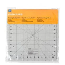Fiskars 14" X 14" Rotating Cutting MatFiskars #100590 9 Fiskars 14" X 14" Rotating Cutting MatFiskars #100590 -Quilt Muse Shop 01 00059f 14x14rotatingcuttingmat package