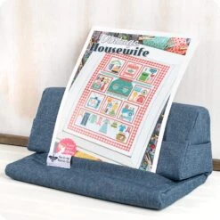 Stitchy StandLori Holt Of Bee In My Bonnet Co. For It's Sew Emma #ISE-824 -Quilt Muse Shop stitchystand 1